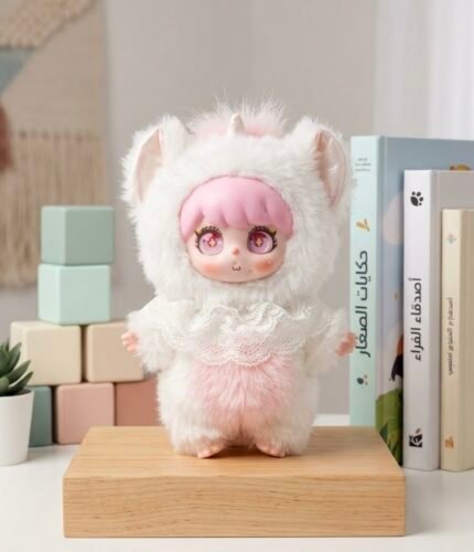 دمية يونيكورن مع زي الفرو والدانتيل (Fluffy Unicorn Plush Doll).